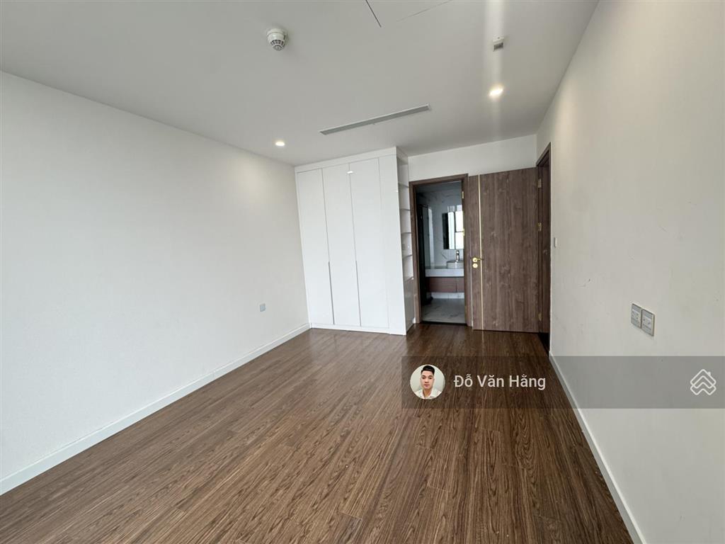 Bán nhanh căn 3 ngủ view sông hồng các phòng đều sáng 105m2 giá 12,4 tỷ  sổ đỏ sang tên
