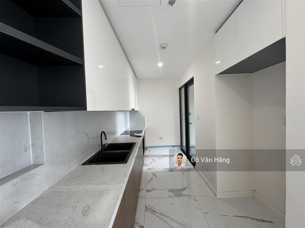 Bán nhanh căn 3 ngủ view sông hồng các phòng đều sáng 105m2 giá 12,4 tỷ  sổ đỏ sang tên