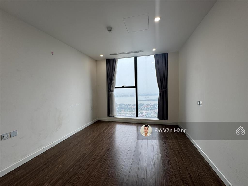 Bán nhanh căn 3 ngủ view sông hồng các phòng đều sáng 105m2 giá 12,4 tỷ  sổ đỏ sang tên