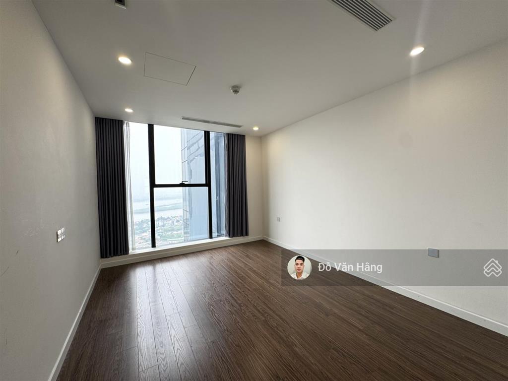 Bán nhanh căn 3 ngủ view sông hồng các phòng đều sáng 105m2 giá 12,4 tỷ  sổ đỏ sang tên