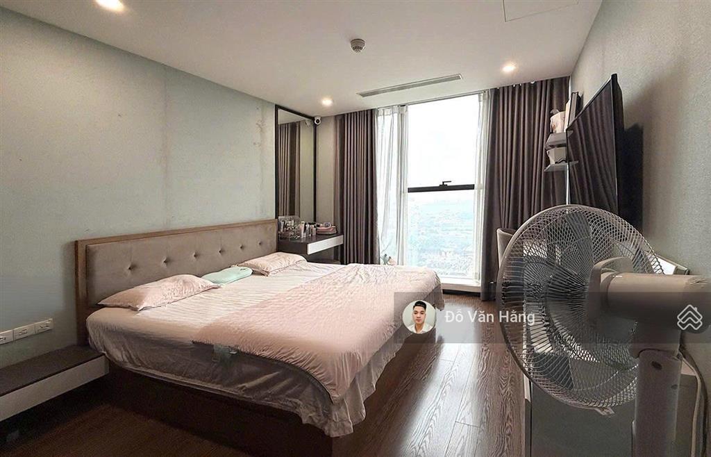 Bán nhanh căn 2 ngủ 88m2 full nội thất sunshine city view sông giá 8,3 tỷ  sổ đỏ sang tên