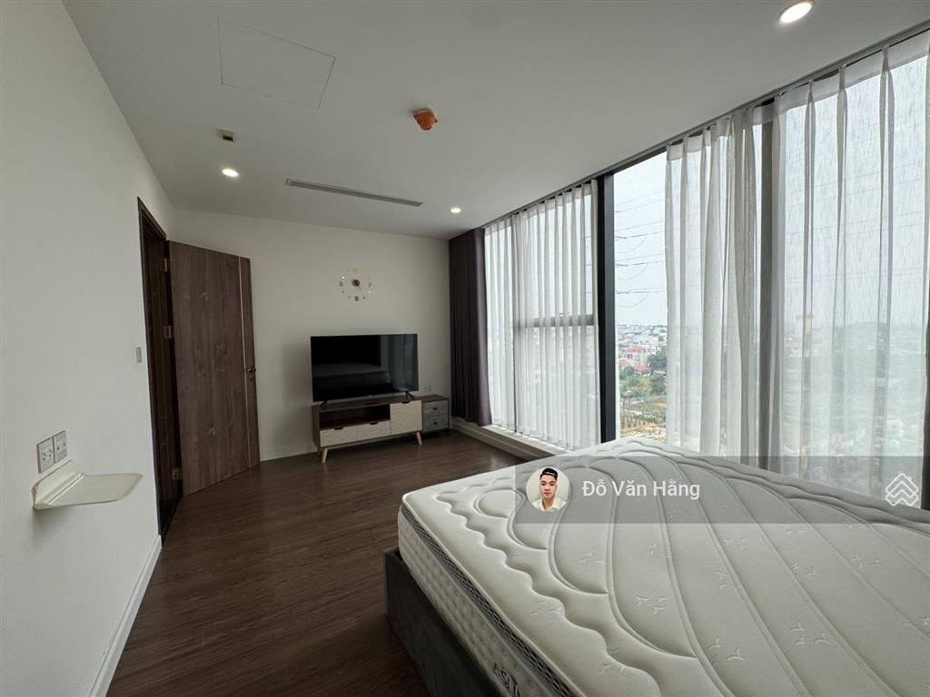 Cho thuê nhanh căn góc 3 ngủ rẻ nhất sunshine city giá 17,5 triệu, vào được ngay