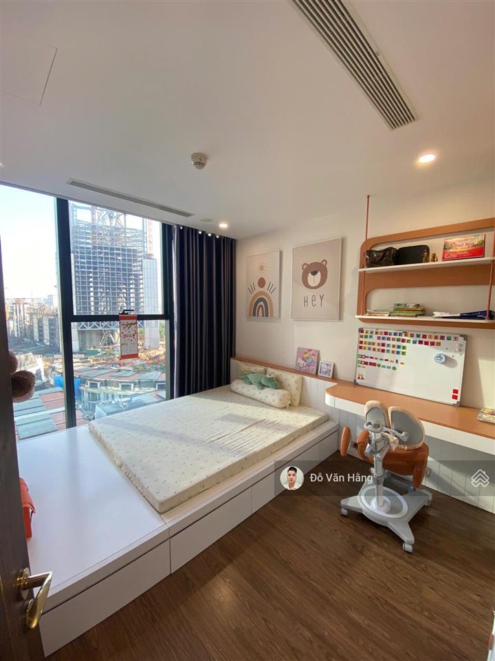 Bán căn 3 ngủ full đồ sunshine city giá 10,8 tỷ  sổ đỏ sang tên