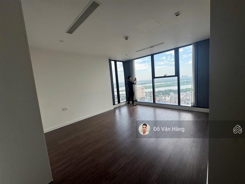 Cho thuê căn 3 ngủ 117m2 sunshine city tầng cao view sông hồng