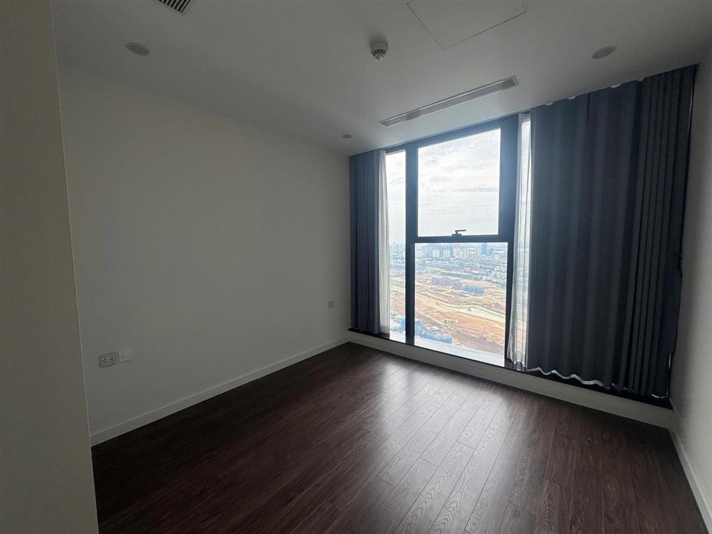 Cho thuê căn 3 ngủ 117m2 sunshine city tầng cao view sông hồng