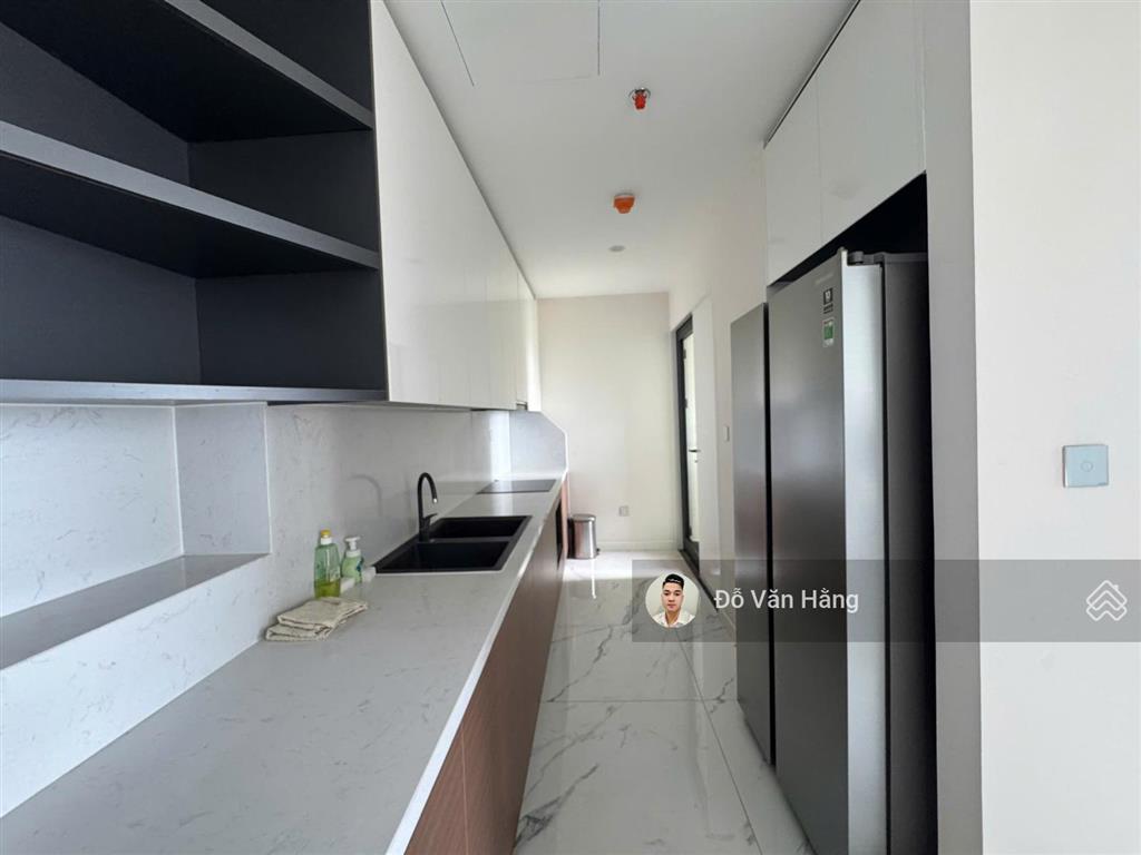 Bán căn 3 ngủ full đồ sunshine city 105m² full nội thất  sổ đỏ sang tên