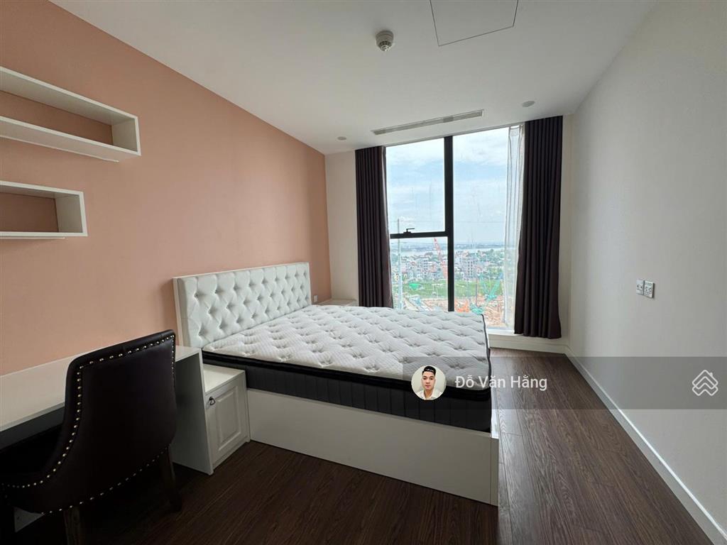 Bán căn 3 ngủ full đồ sunshine city 105m² full nội thất  sổ đỏ sang tên