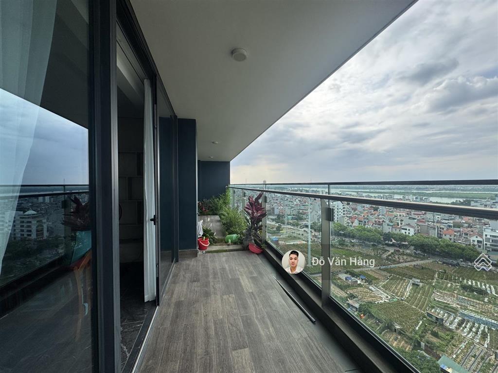 Căn 3 phòng ngủ + 1 đa năng full đồ 161m² sunshine golden river cho thuê giá rẻ vào được ngay
