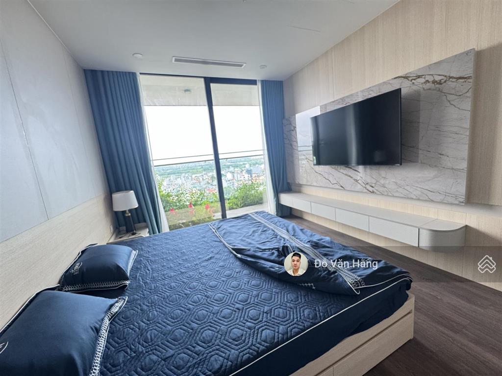 Căn 3 phòng ngủ + 1 đa năng full đồ 161m² sunshine golden river cho thuê giá rẻ vào được ngay