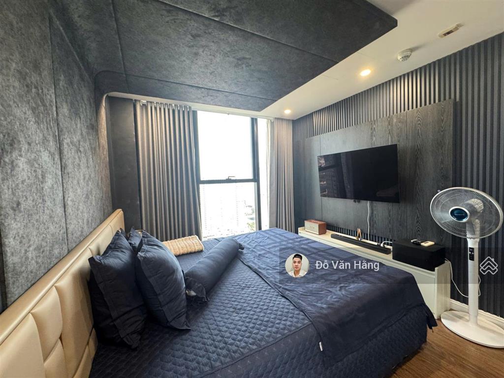 Bán căn 3 ngủ full nội thất đẹp sunshine city, sổ đỏ sang tên