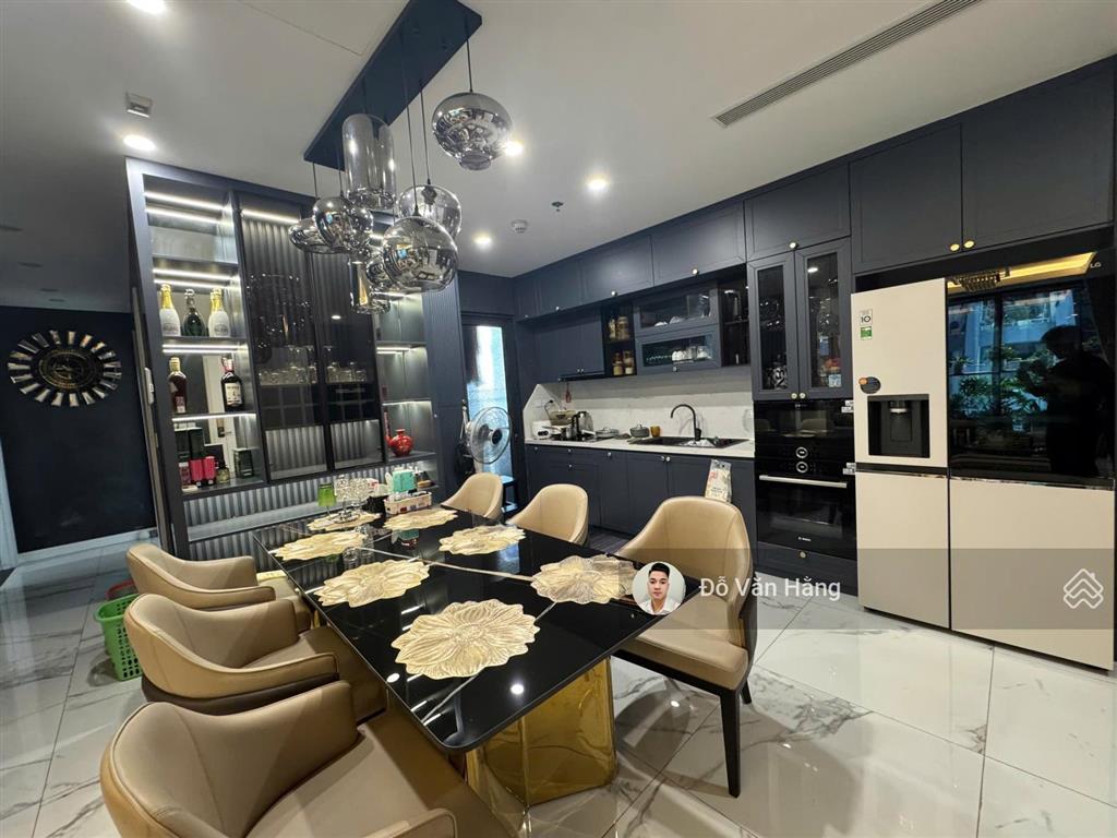 Bán căn 3 ngủ full nội thất đẹp sunshine city, sổ đỏ sang tên