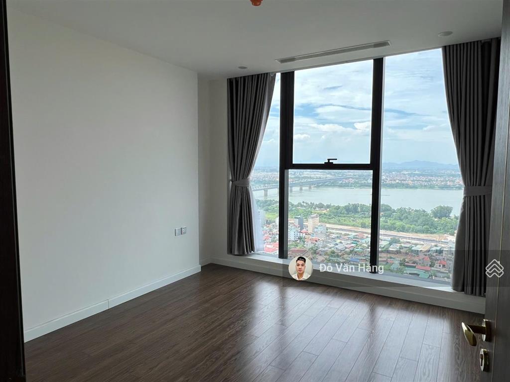 Cho thuê nhanh căn 3 ngủ sunshine city view sông hồng vào được ngay