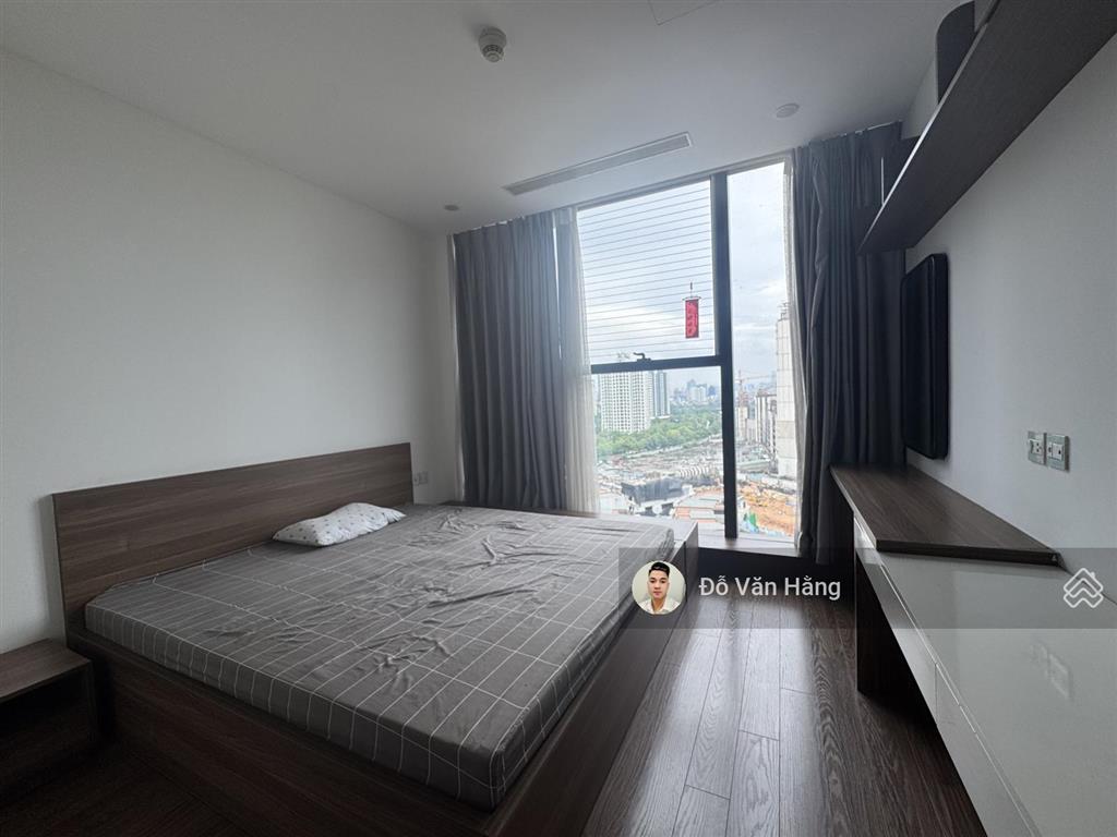 Bán căn 2 ngủ sunshine city view nội khu giá 8,3 tỷ  sổ đỏ sang tên
