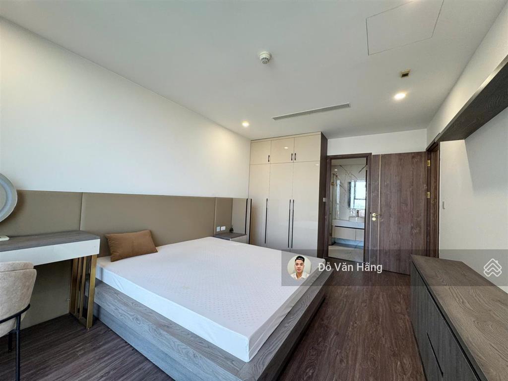 Bán nhanh căn 3 ngủ, 105m2 full đồ sunshine city view sông hồng  sổ đỏ sang tên