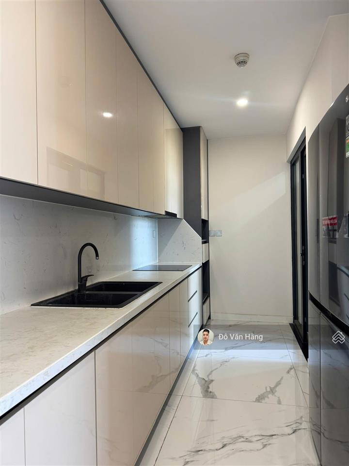 Bán nhanh căn 3 ngủ, 105m2 full đồ sunshine city view sông hồng  sổ đỏ sang tên