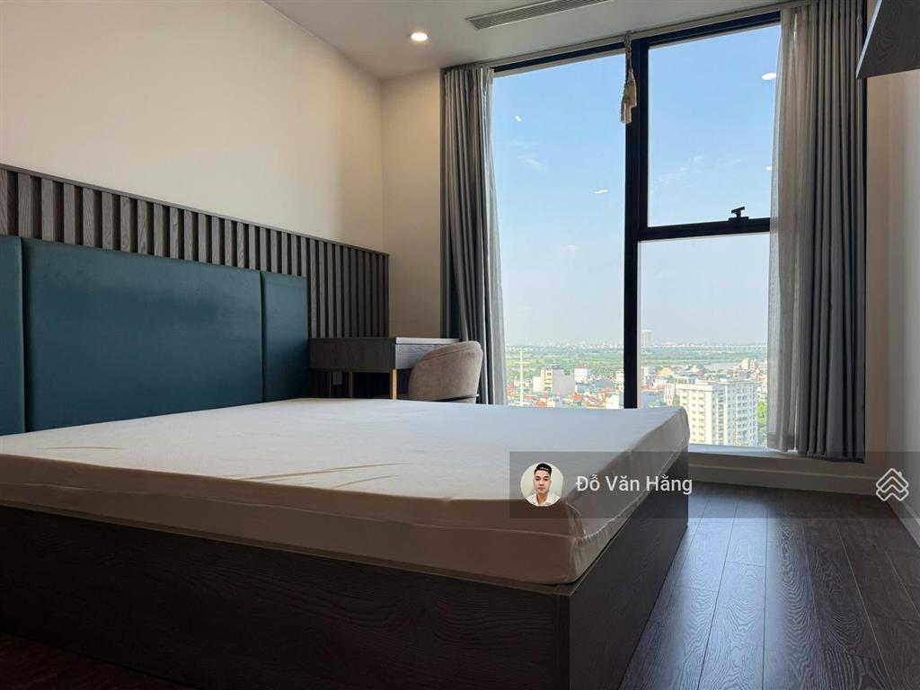 Bán nhanh căn 3 ngủ, 105m2 full đồ sunshine city view sông hồng  sổ đỏ sang tên