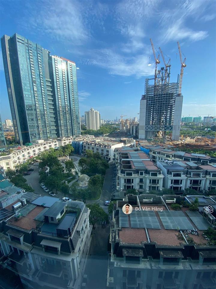 Bán căn 3 ngủ full đồ ban công nam full nội thất đẹp giá 10,2 tỷ  sổ đỏ sang tên