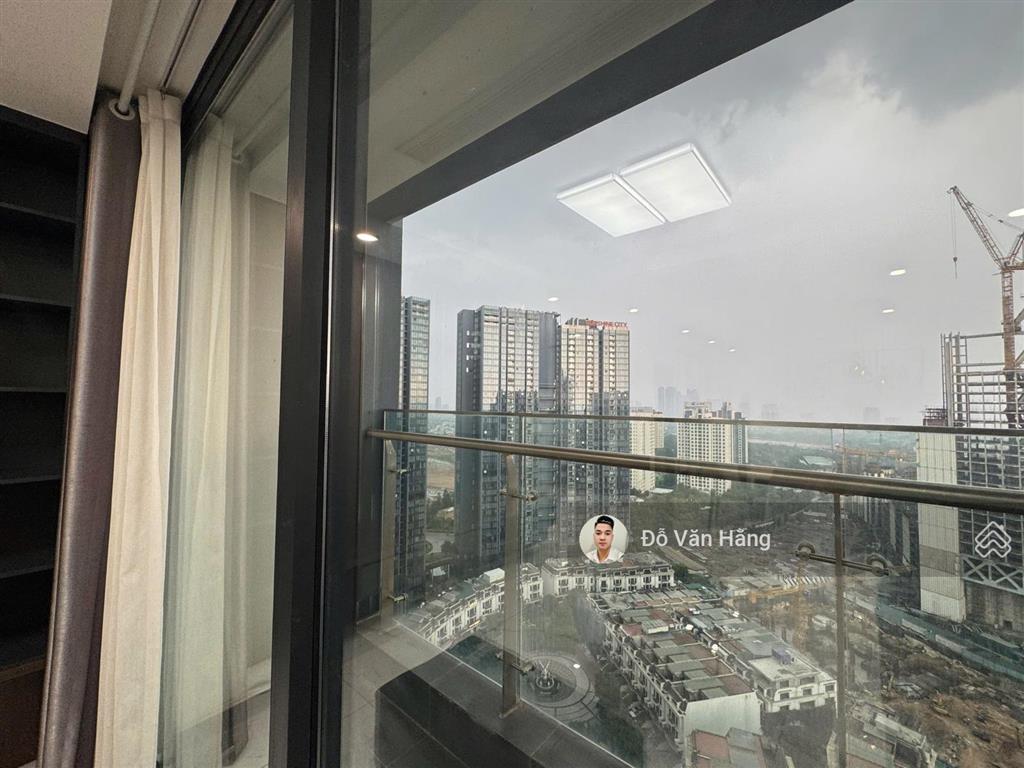 Bán nhanh căn hộ 3 ngủ full đồ sunshine city tầng cao giá 9,9 tỷ