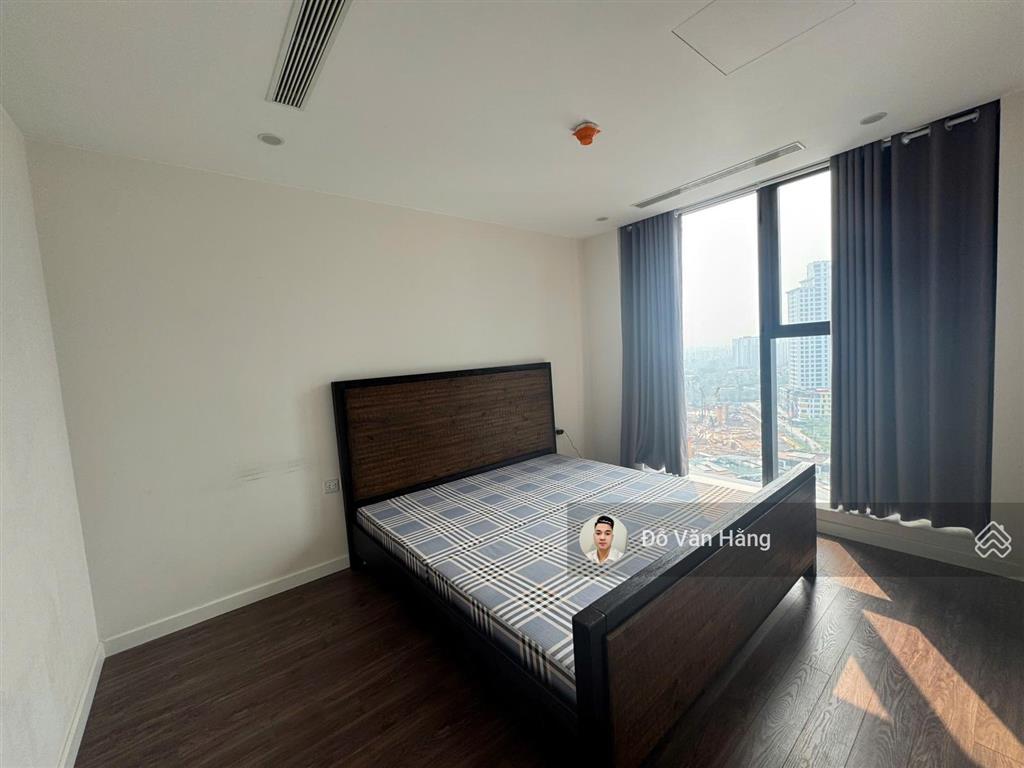 Bán gấp căn 3 ngủ sunshine city full đồ như hình  giá 8,5 tỷ sổ đỏ sang tên
