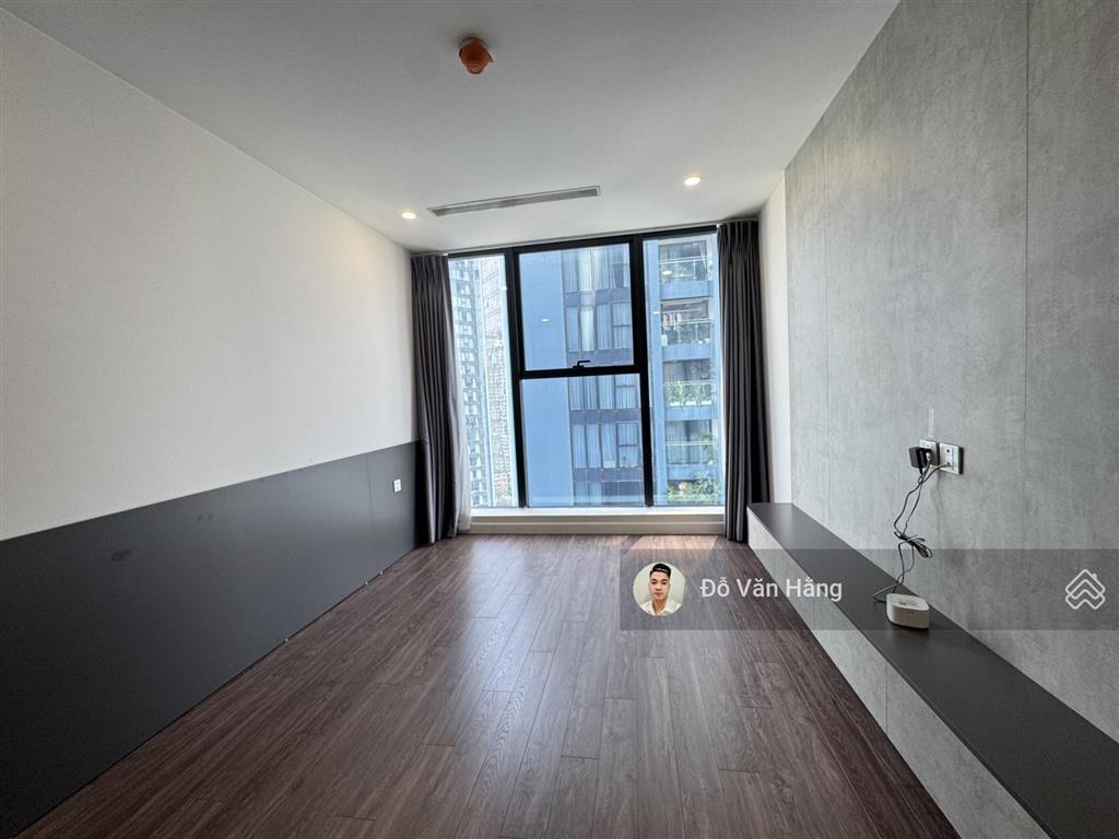Cần tiền bán nhanh căn góc 3 ngủ full đồ 104m2 sunshine city  giá 10 tỷ sổ đỏ sang tên