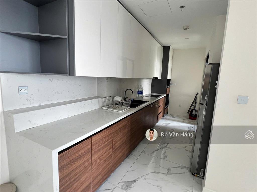 Cho thuê nhanh căn 3 ngủ full đồ tầng cao view sông hồng sunshine city giá 27 triệu/tháng