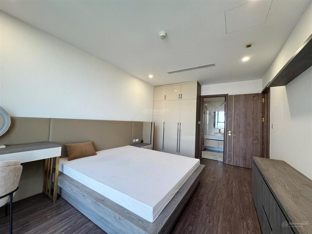 Bán gấp căn 3 ngủ full đồ 105m2 sunshine city view công viên, giá 9 tỷ  sổ đỏ sang tên