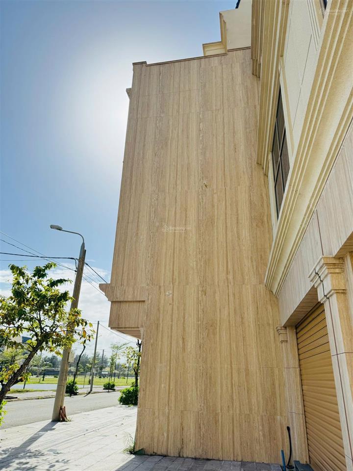 Căn shophouse 4 tầng, đường 7m5 giá chỉ 5,x tỷ, sổ hồng trao tay,  0932 509 *** hỗ trợ đi xem