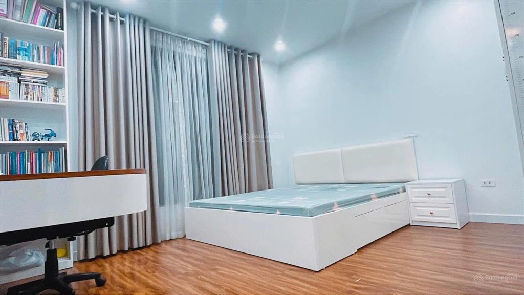 Gia đình chính chủ bán căn 2pn tầng trung ban công hướng nam tại an bình city