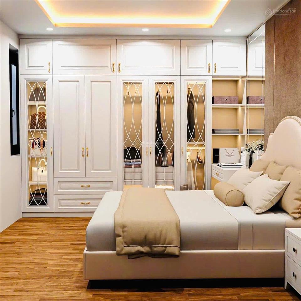 Gia đình chính chủ bán căn 2pn tầng trung ban công hướng nam tại an bình city