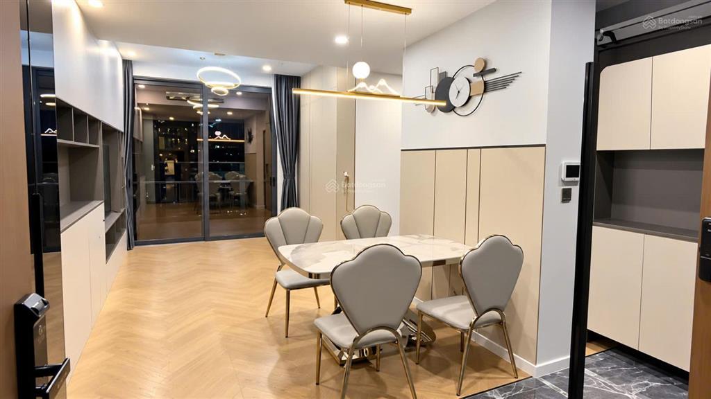 Cần bán gấp căn góc 2 phòng ngủ lumiere 76m2 giá tốt đầu tư chỉ 11 tỷ,  ngay em hiền 0903 037 ***
