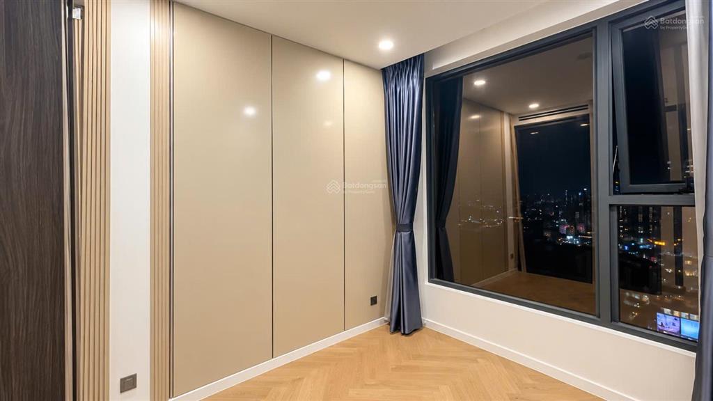Cần bán gấp căn góc 2 phòng ngủ lumiere 76m2 giá tốt đầu tư chỉ 11 tỷ,  ngay em hiền 0903 037 ***
