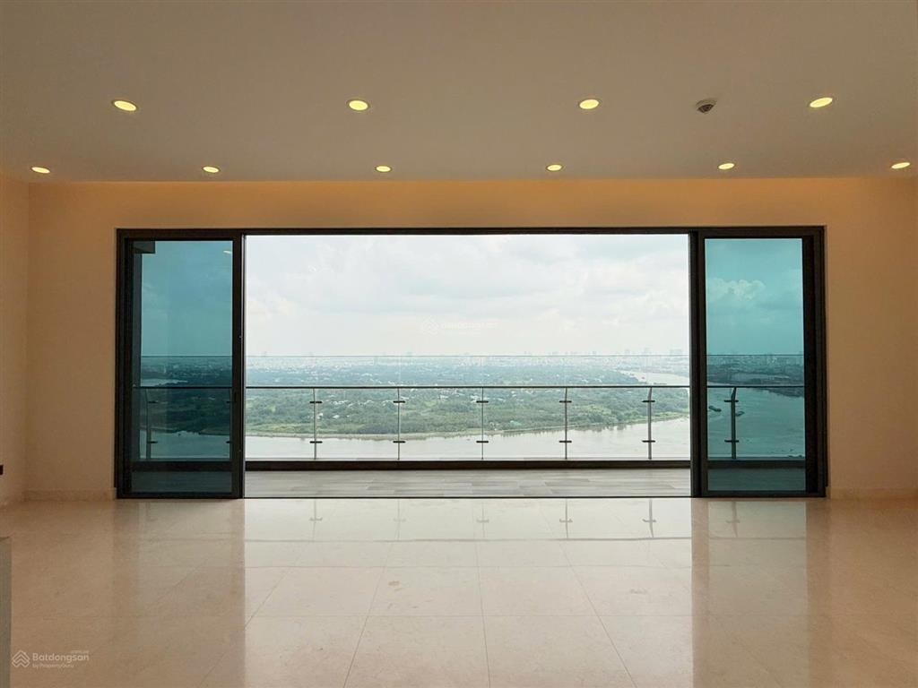 Cho thuê căn 4 phòng ngủ 182m2  view sông từ mọi phòng  tại q2 thảo điền,  0903 037 *** em hiền