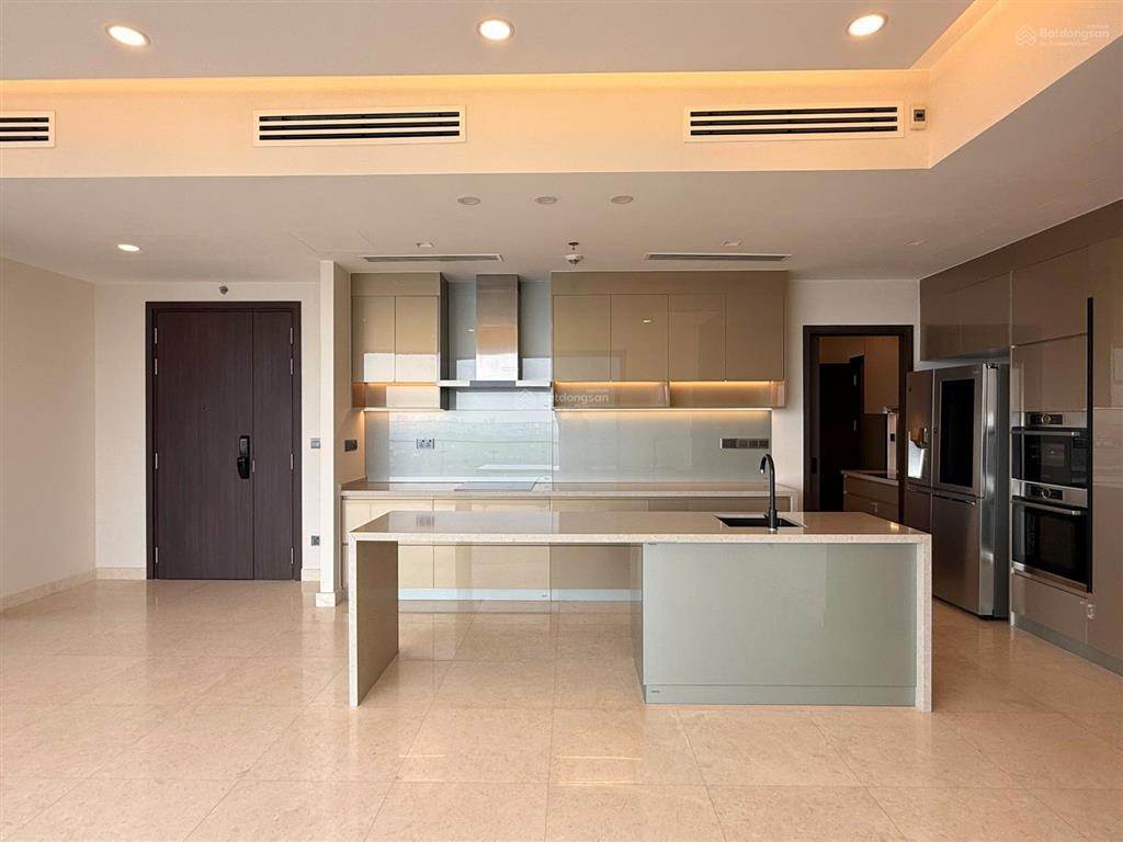 Cho thuê căn 4 phòng ngủ 182m2  view sông từ mọi phòng  tại q2 thảo điền,  0903 037 *** em hiền