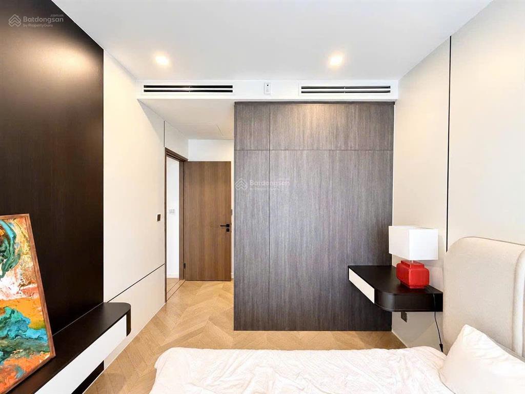 Cần bán ch 2 phòng ngủ lumiere 76m2  căn góc  giá tốt đầu tư  sổ hồng,  0903 037 *** em hiền