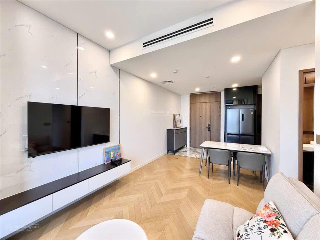 Cần bán ch 2 phòng ngủ lumiere 76m2  căn góc  giá tốt đầu tư  sổ hồng,  0903 037 *** em hiền