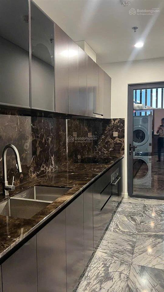 Cần bán ch 2 phòng ngủ lumiere 76m2  căn góc  giá tốt đầu tư  sổ hồng,  0903 037 *** em hiền