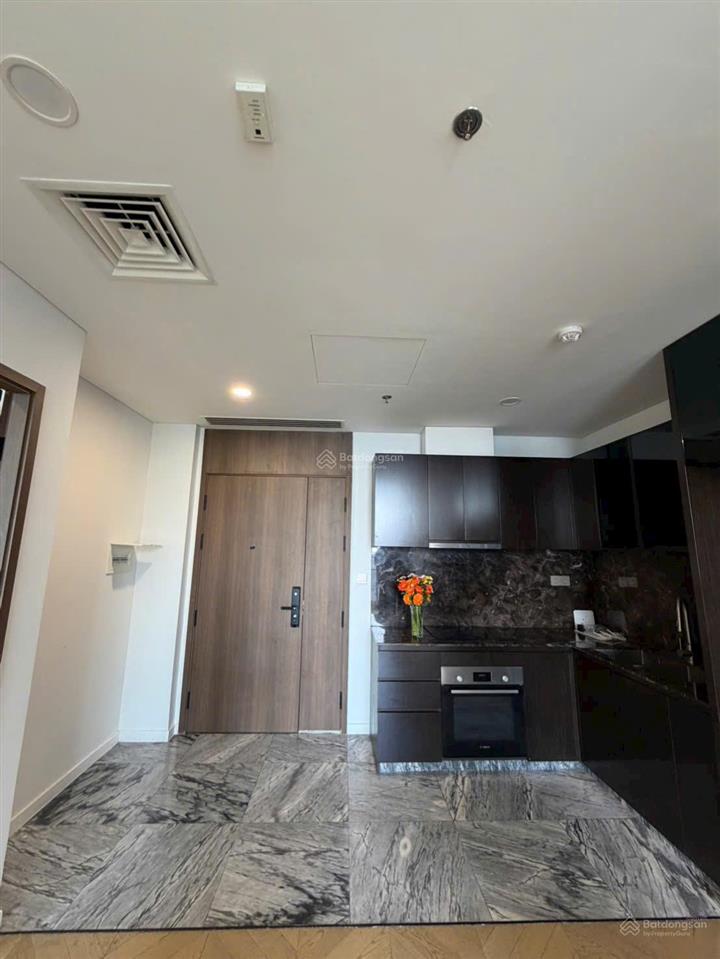 Cần bán ch 2 phòng ngủ 70m2 lumiere  view thành phố  giá tốt đầu tư,  em hiền 0903 037 ***