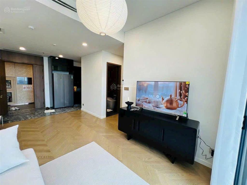 Cho thuê cc đẹp tại lumiere riverside, giá 35 triệu, 2pn 75m2,  em hiền 0903 037 ***