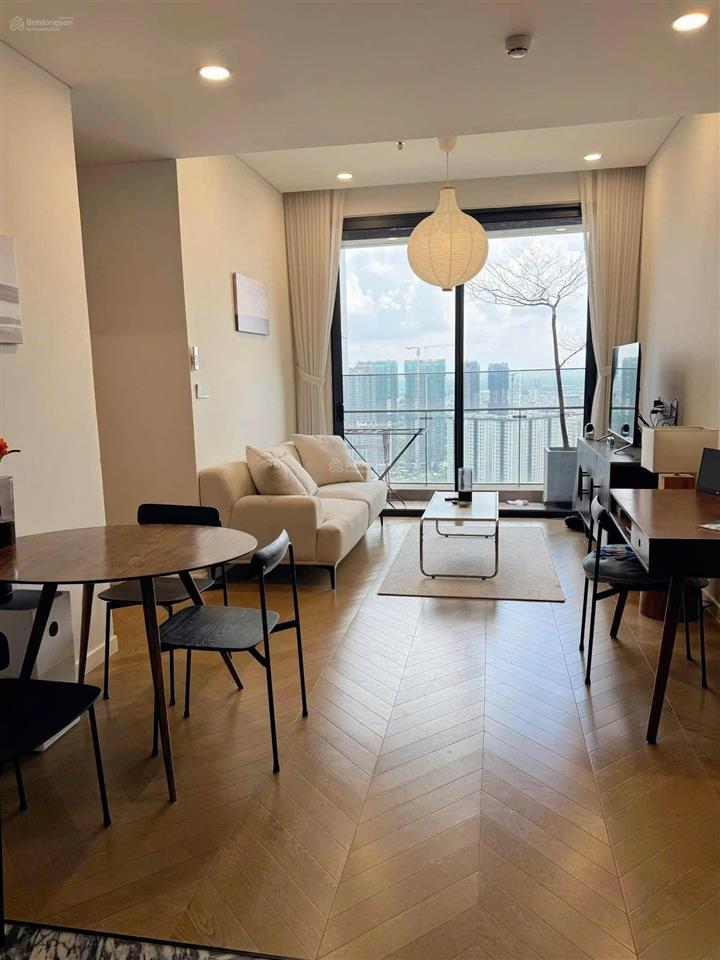 Cho thuê cc đẹp tại lumiere riverside, giá 35 triệu, 2pn 75m2,  em hiền 0903 037 ***