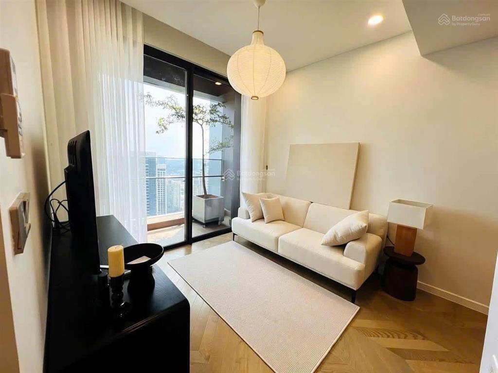Cho thuê cc đẹp tại lumiere riverside, giá 35 triệu, 2pn 75m2,  em hiền 0903 037 ***