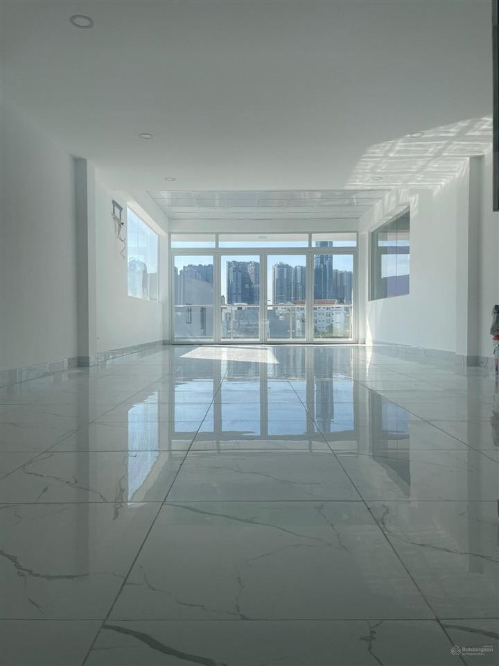 Cho thuê tòa nhà văn phòng hầm 5 lầu đường d7  giá 55tr/tháng