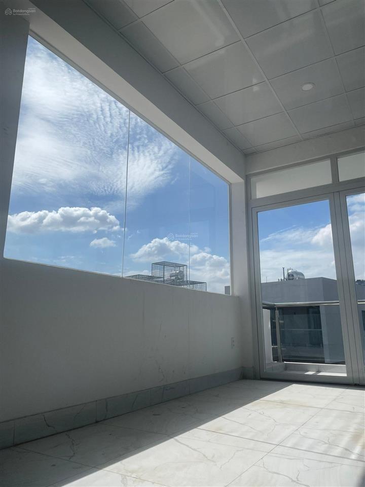 Cho thuê tòa nhà văn phòng hầm 5 lầu đường d7  giá 55tr/tháng