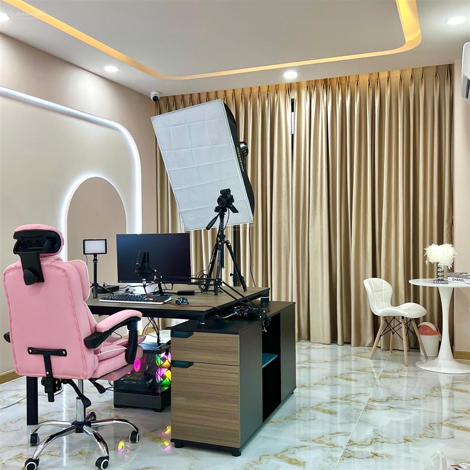 Cho thuê villa 7x21m 1 trệt 3 lầu góc 2 mặt tiền kdc newcity an phú