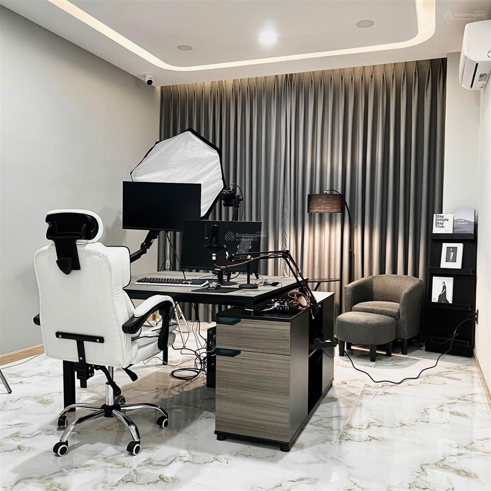 Cho thuê villa 7x21m 1 trệt 3 lầu góc 2 mặt tiền kdc newcity an phú