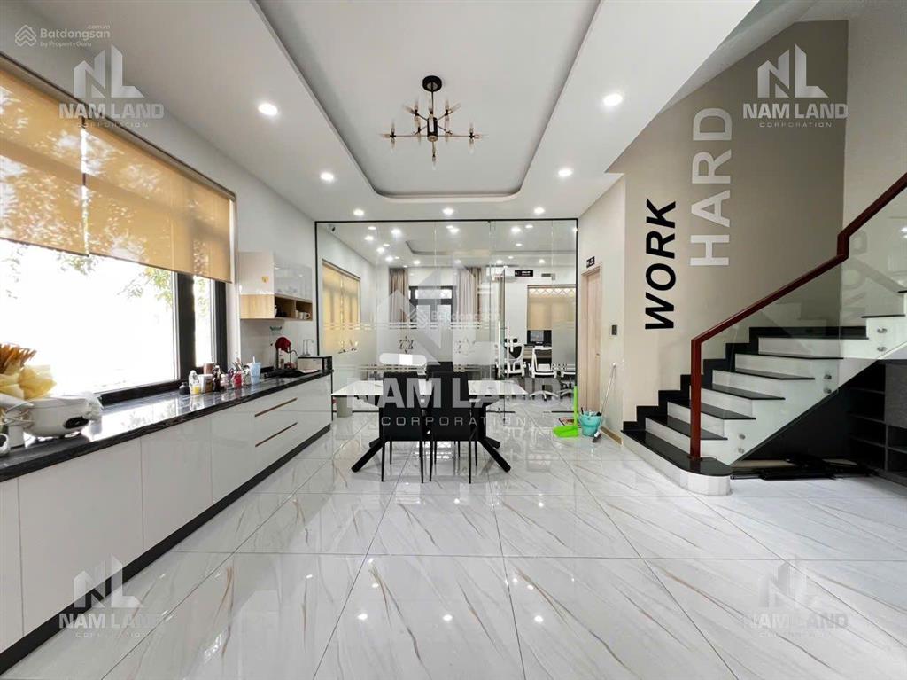 Cho thuê villa 7x21m 1 trệt 3 lầu góc 2 mặt tiền kdc newcity an phú