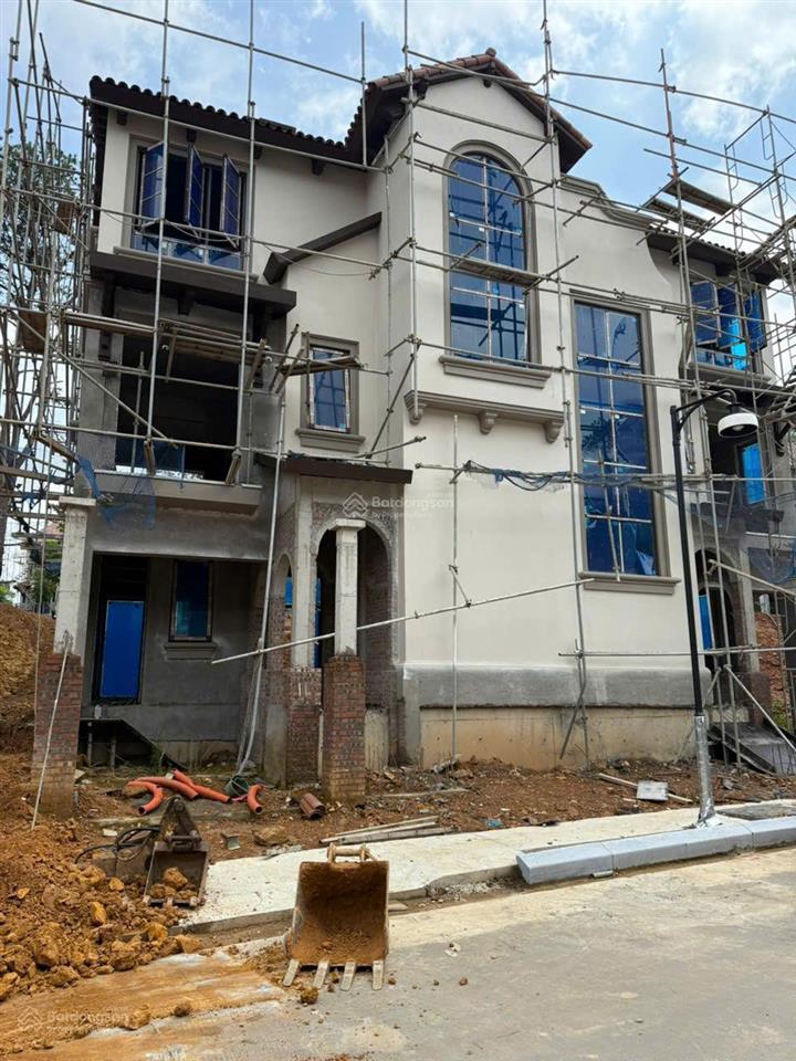 Bán biệt thự góc thanh xuân valley giá tốt, bãi đỗ xe cạnh nhà, sát coutry club, 190/257m2