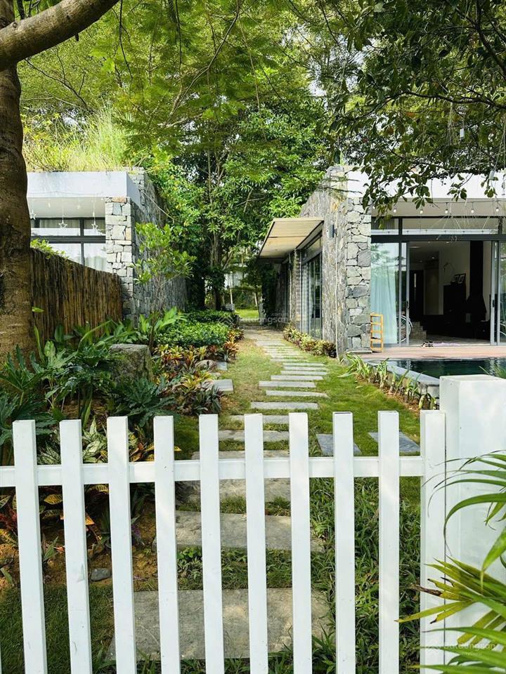 Biệt thự view hồ phân khu bách thanh flamingo đại lải resort, nội thất trang nhã, 323m2, 10.5 tỷ