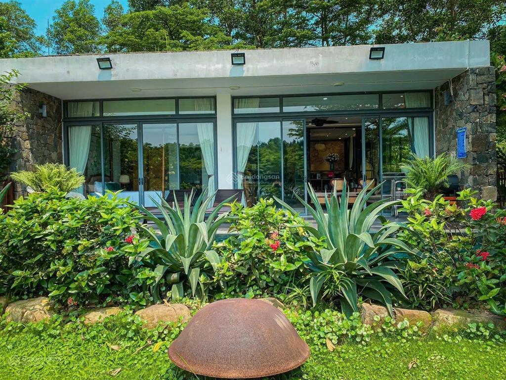 Biệt thự view hồ phân khu bách thanh flamingo đại lải resort, nội thất trang nhã, 323m2, 10.5 tỷ