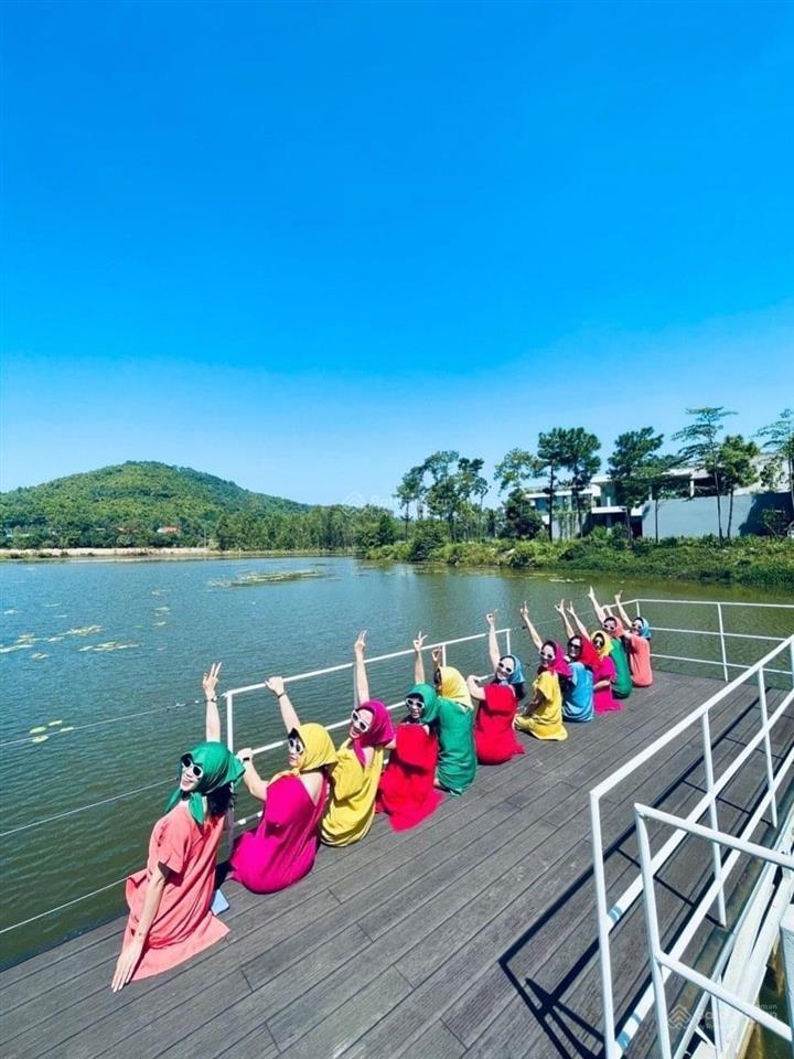 Bán biệt thự flamingo đại lải view hồ lớn, lưu không rộng, thiết kế 7 pn, dòng tiền tốt, 250m, 13tỷ