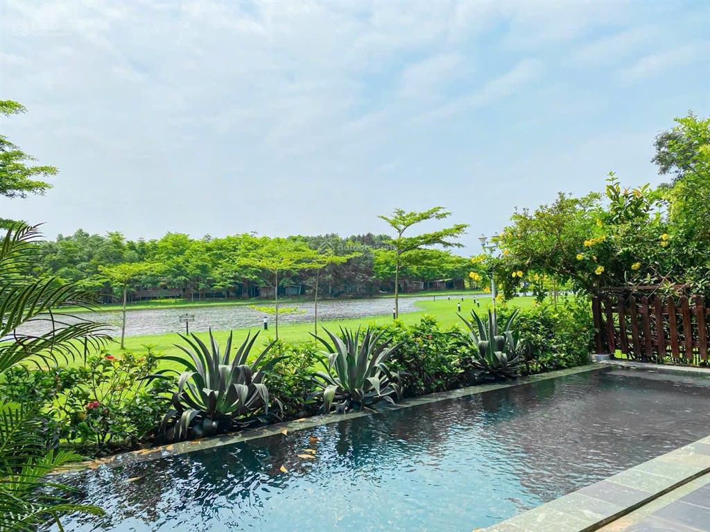 Bán biệt thự flamingo đại lải view hồ lớn, lưu không rộng, thiết kế 7 pn, dòng tiền tốt, 250m, 13tỷ